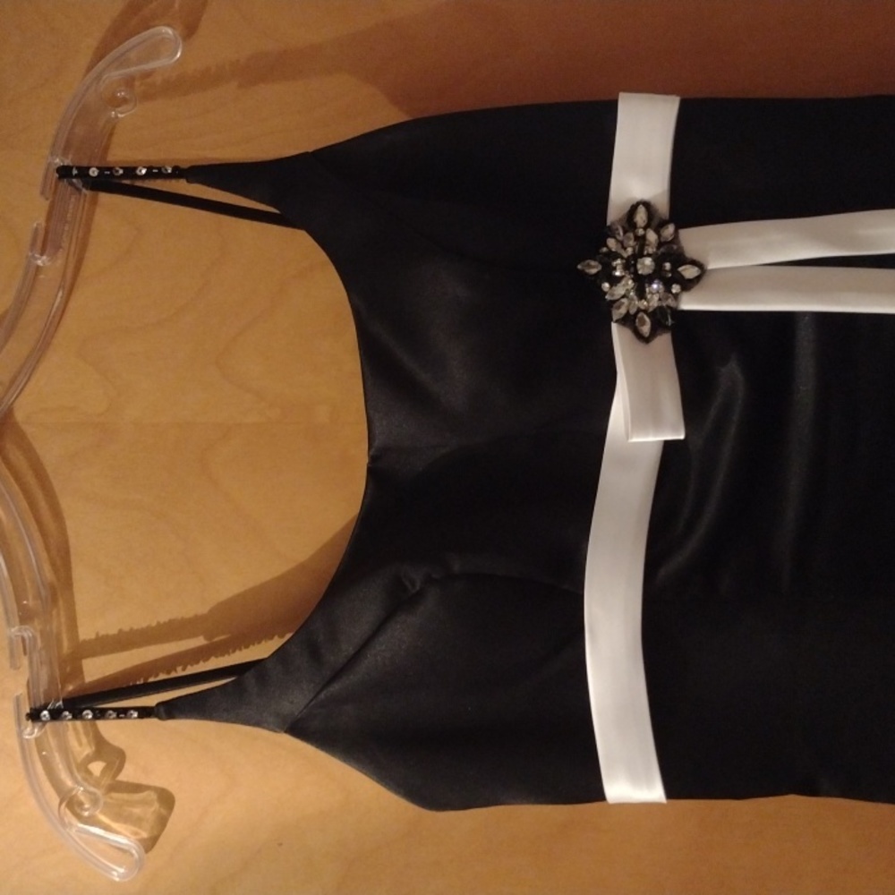 Black gown with white ribbon empire waist, Unknown brand, Size 6